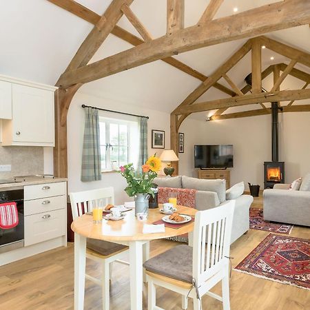 The Old Dairy-Ukc2112 Villa Royal Wootton Bassett Bagian luar foto