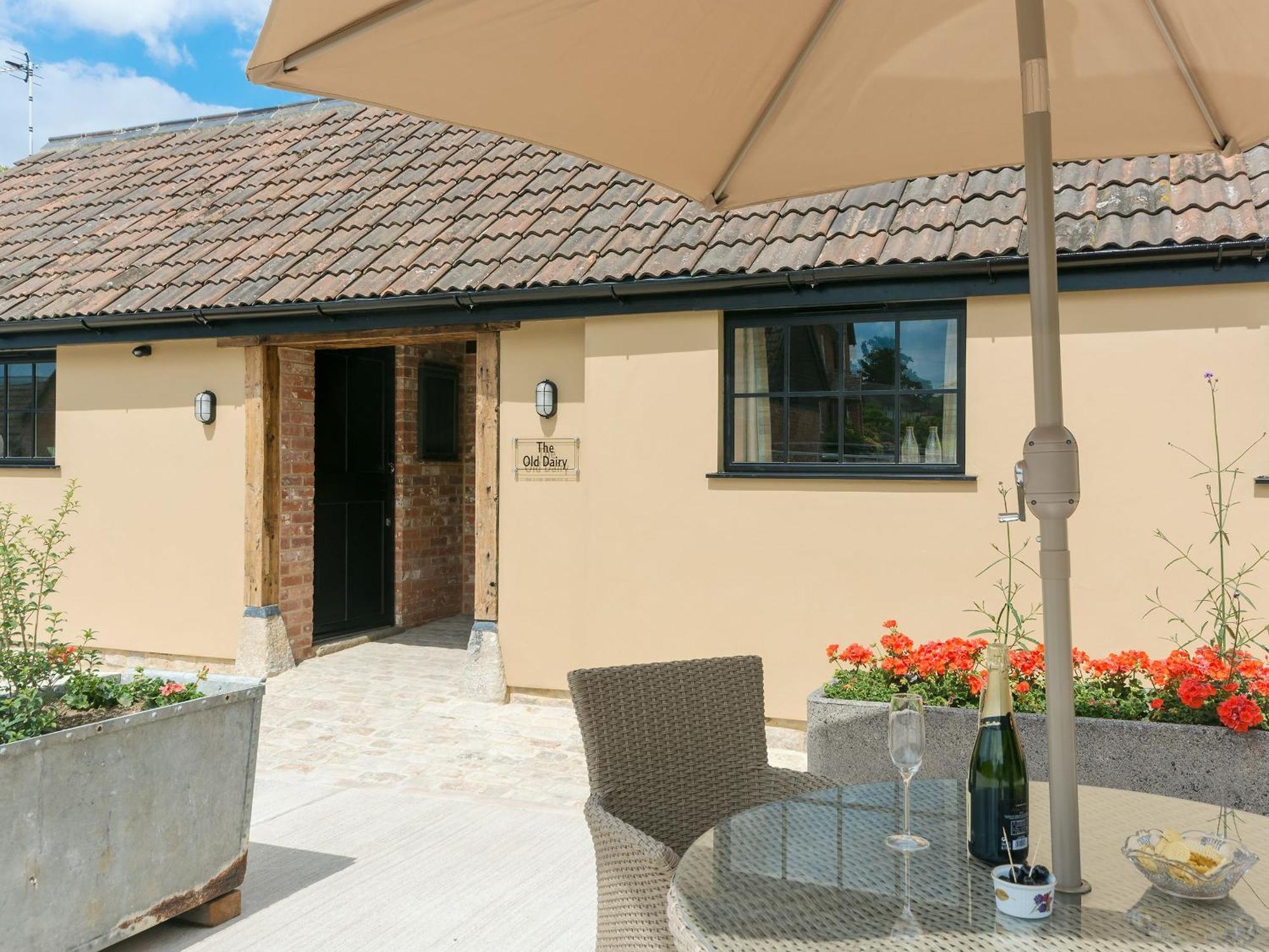 The Old Dairy-Ukc2112 Villa Royal Wootton Bassett Bagian luar foto